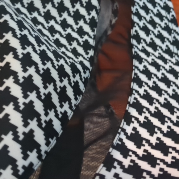 FAITH and JOY* ladies circle skirt houndstooth print w/sheer insert near hem - Picture 2 of 3